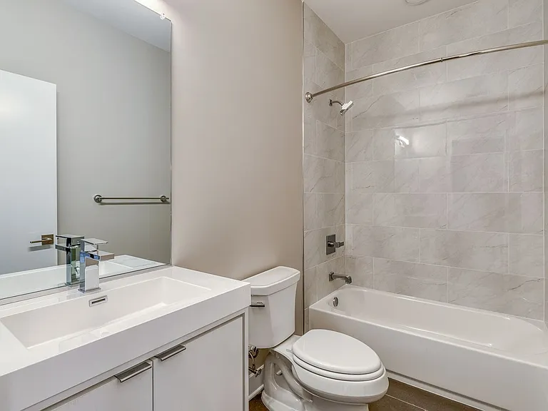 Brand New Luxury Apartments — Photo 9