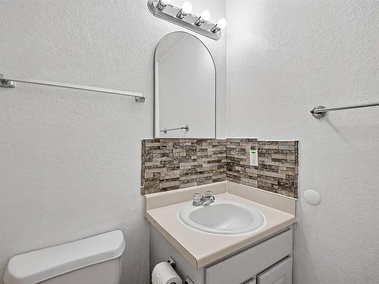11411 Roandale Dr — Photo 20
