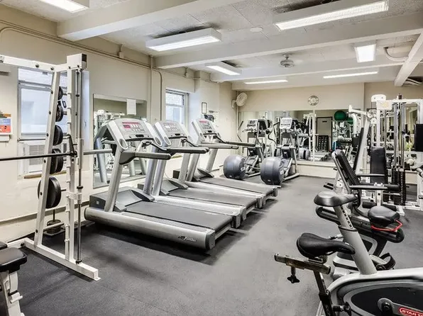 720 Fort Washington Avenue image 9 of 16