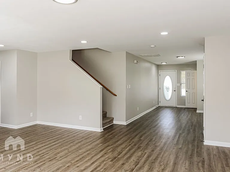 3225 Lakeland Dr — Photo 6