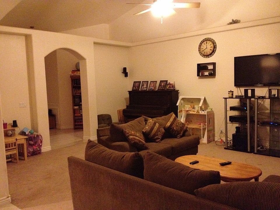 2nd image of 1155 SW Wright Pl