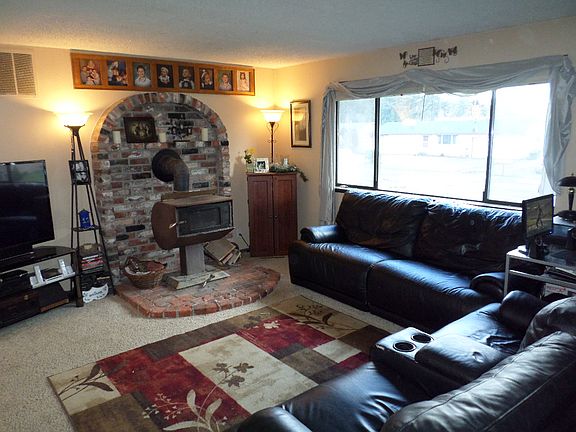 2nd image of 12124 217th Avenue Ct E