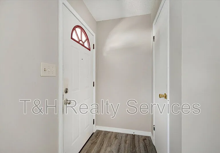 5527 S Kealing Ave — Photo 2
