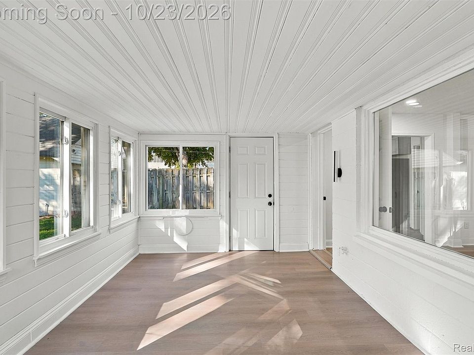 428 Girard Ave, photo 24
