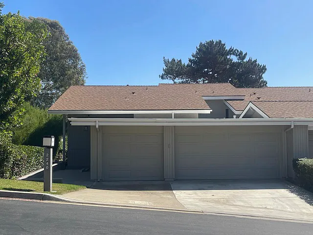 4 bed, 2.5 bath, 2268 sqft, $7,000 — Photo 2
