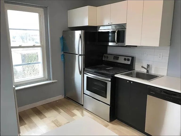 517 Green Ln #2 — Photo 4