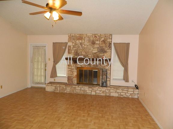 3rd image of 5838 Les Harrison Dr