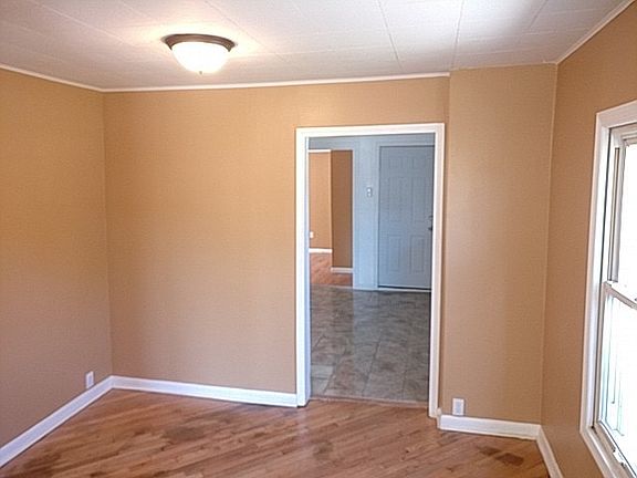 5th image of 3964 Ziegler St