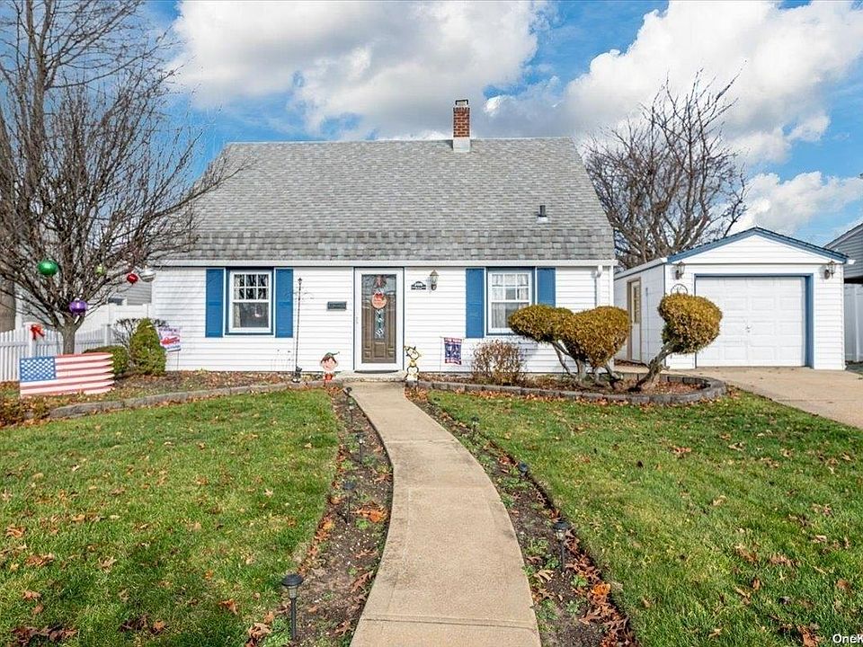 1st image of 108 Parkside Drive