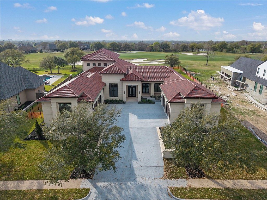 5105 Miramont Cir