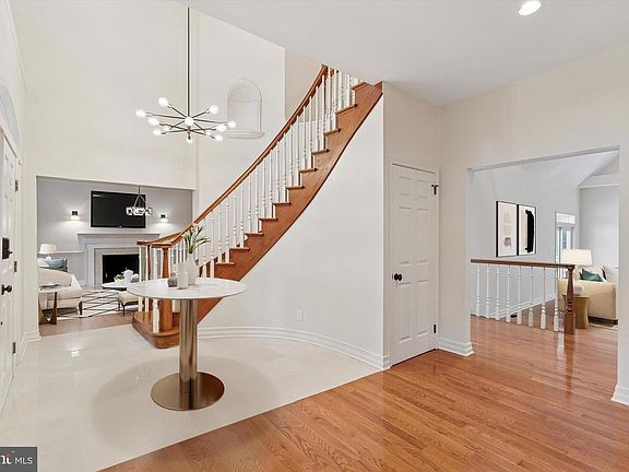 2nd image of 2824 Hill Rd