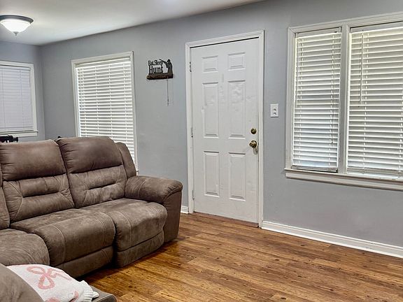 2nd image of 1626 Camellia St