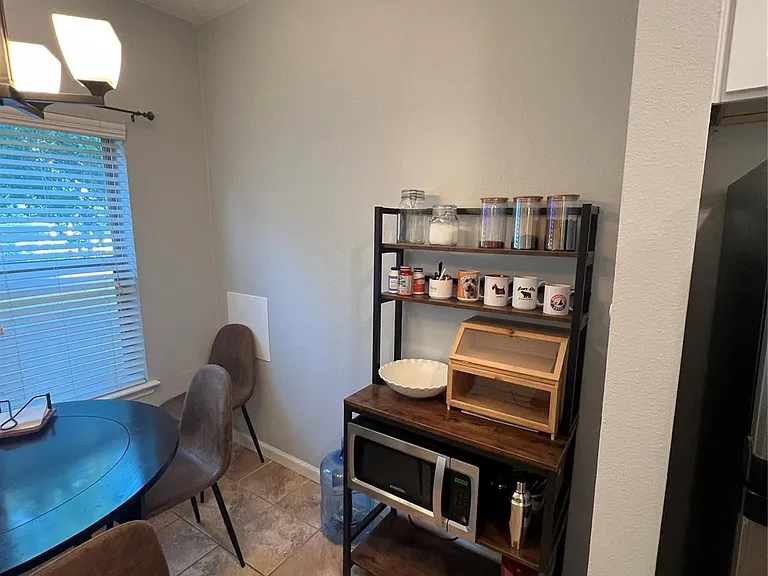 2414 Longview St #202 — Photo 14