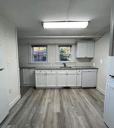4th image of 97 Murray Ave