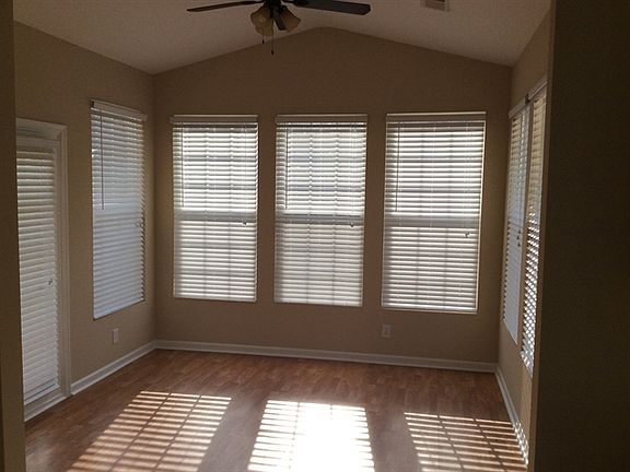 5th image of 3500 Throughbrook Ct
