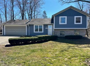 2554 Universal Dr, Pinckney, MI