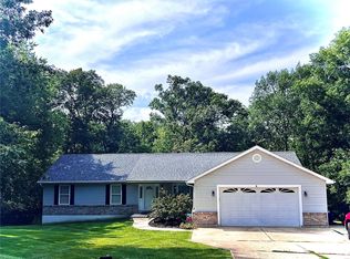 2929 Chris Dr, Villa Ridge, MO 63089