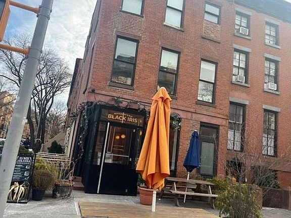 2nd image of 279 Cumberland St APT 4