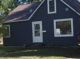 831 Nichol St, Bottineau, ND 58318