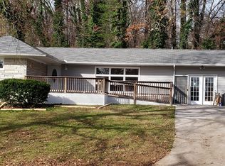 233 Iroquois Rd, Oak Ridge, TN 37830