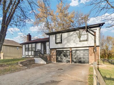 203 SE Winburn Trl, Lees Summit, MO, 64063