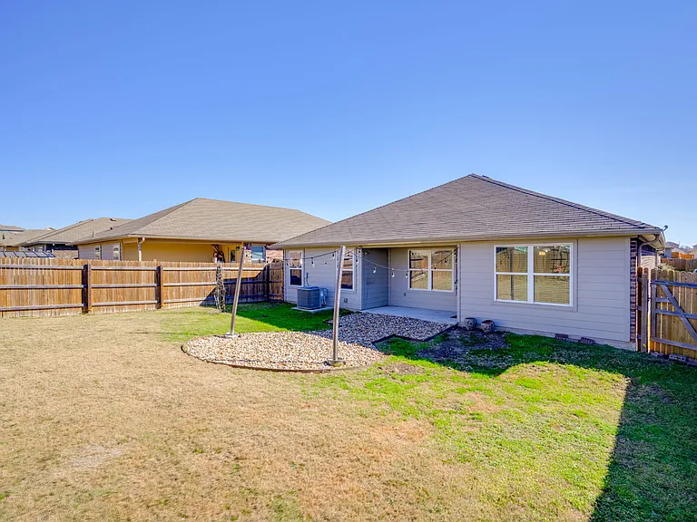 5800 Montrelia Dr — Photo 25