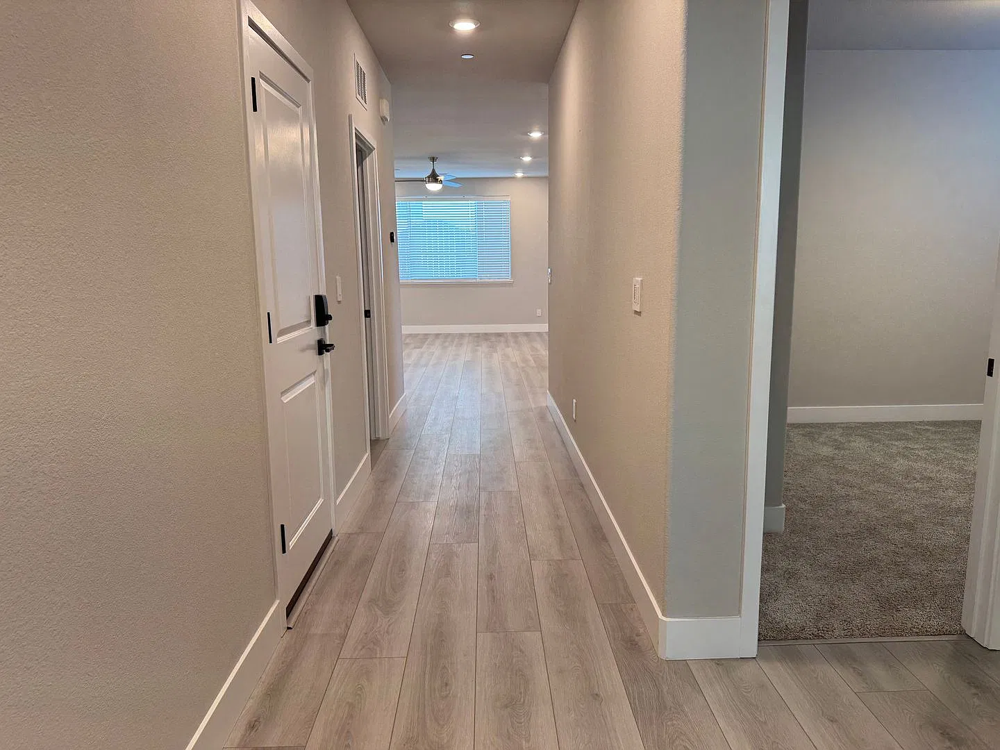 Beautiful Whitney Ranch home with solar and EV charger! — Photo 4