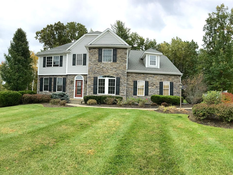 1st image of 6 Shelbourne Dr