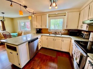 128 Riverside St, Portsmouth, RI 02871