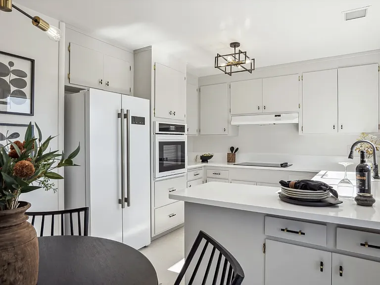 20 Stanton Way — Photo 3