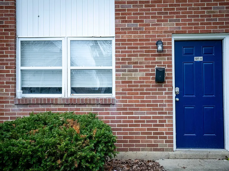 Crestwood Village Townhomes — Photo 25