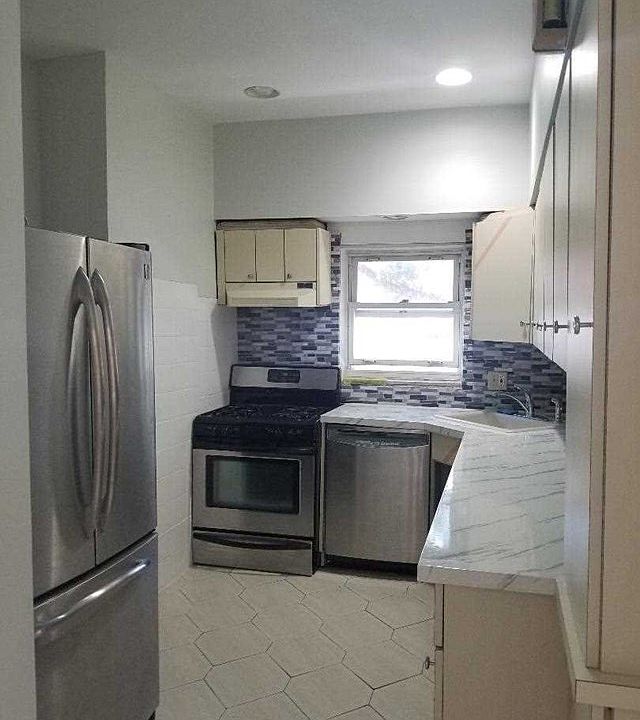2nd image of 195 Cedar St Floor 1