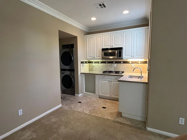 1033 White Alder Ave — Photo 4