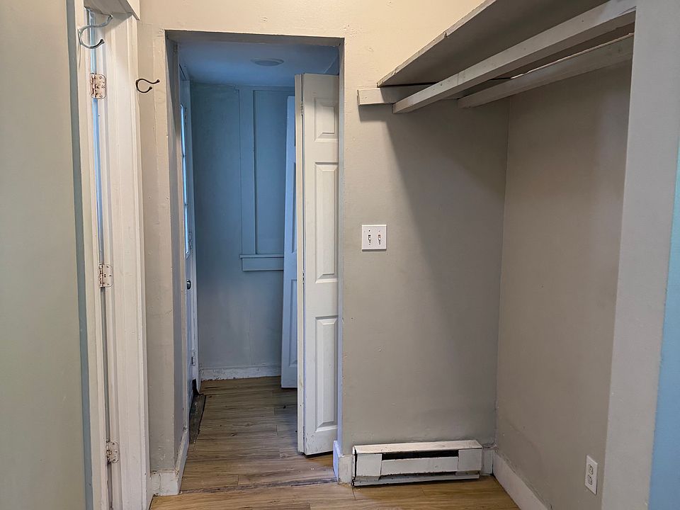2nd image of 55 Blackhall St #1A