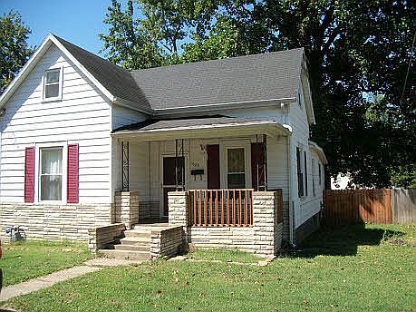 1st image of 1023 S Washington St