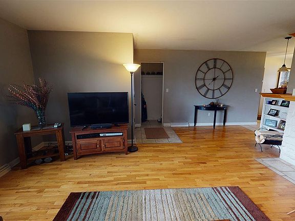 3rd image of 4810 Hanover Dr
