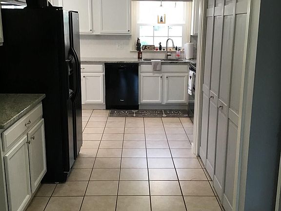 4th image of 7 Haviland Dr