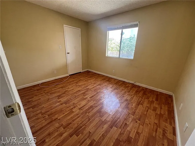 6430 Alomar Ave — Photo 10