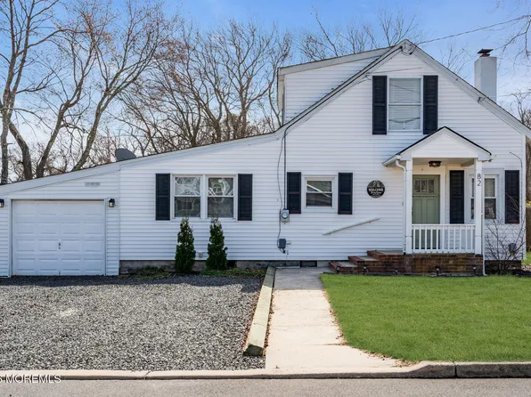 82 Clearwater Drive, Waretown, NJ 08758