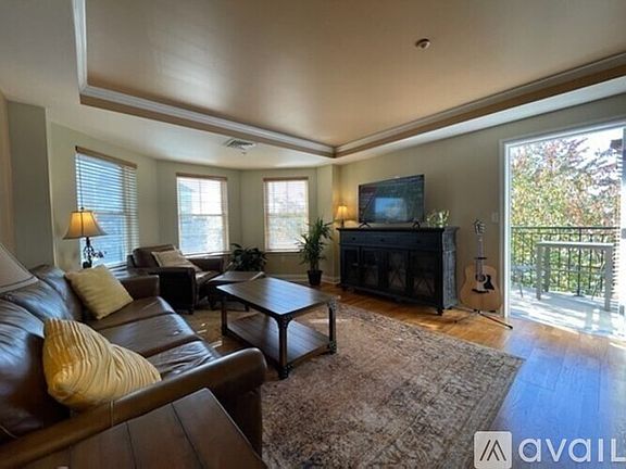 5th image of 10 Seaport Dr APT 2215