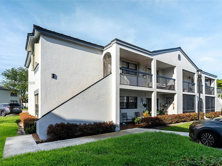 18226 Mediterranean Blvd #5-16 — Photo 30