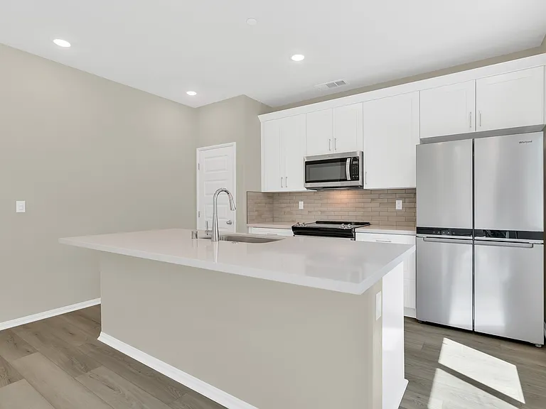 2074 Bergamot St — Photo 17