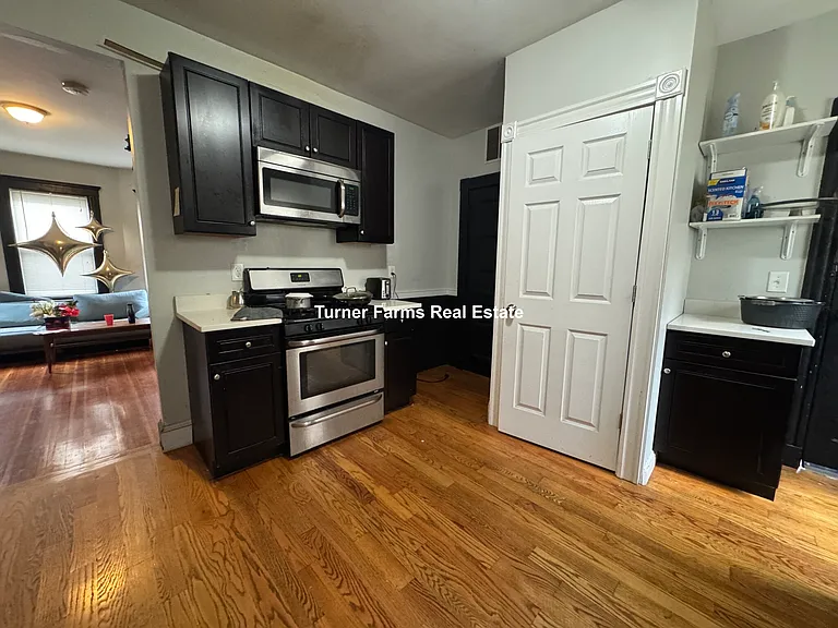 10 Taft St — Photo 17