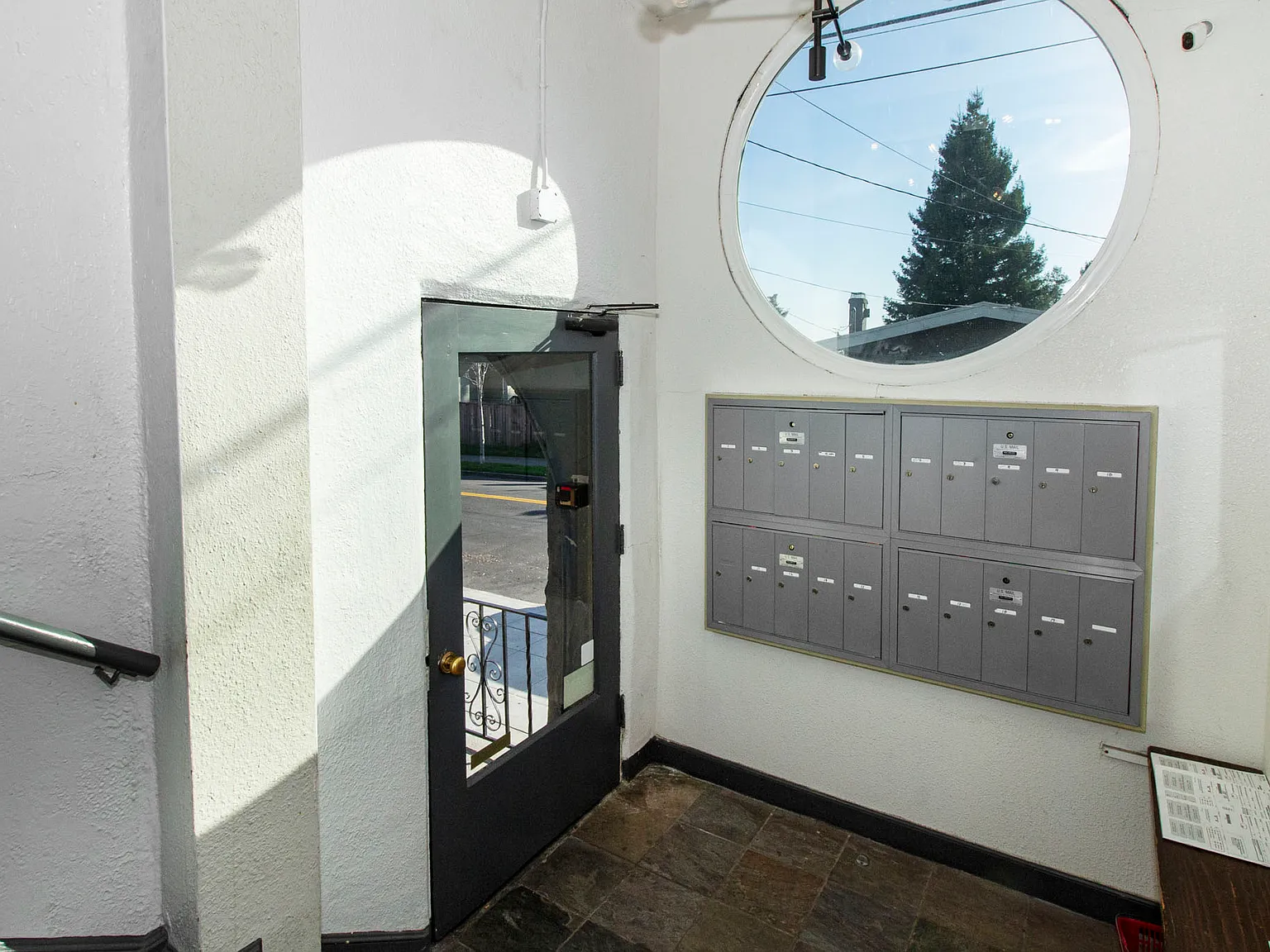 640 Brooklyn — Photo 3