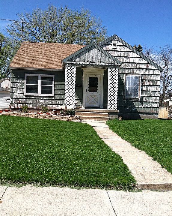 1st image of 810 S Newton Ave