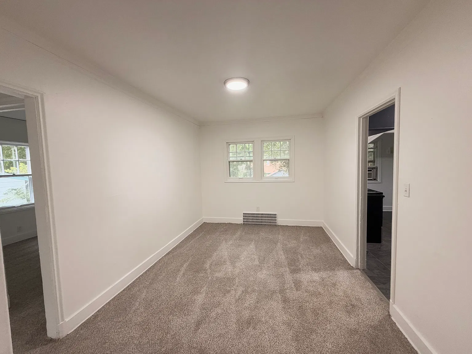 3 bed, 1120 sqft, $1,350 — Photo 4