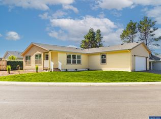 1095 SW Sailfish Loop, Waldport, OR 97394