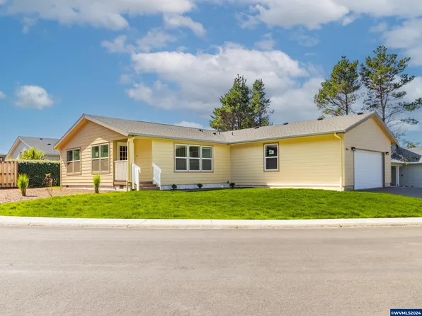 1095 SW Sailfish Loop, Waldport, OR 97394