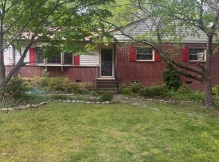 15 Forestdale Dr, Taylors, SC 29687
