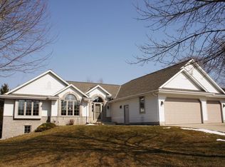 504 Briarwood Ln, Port Washington, WI 53074
